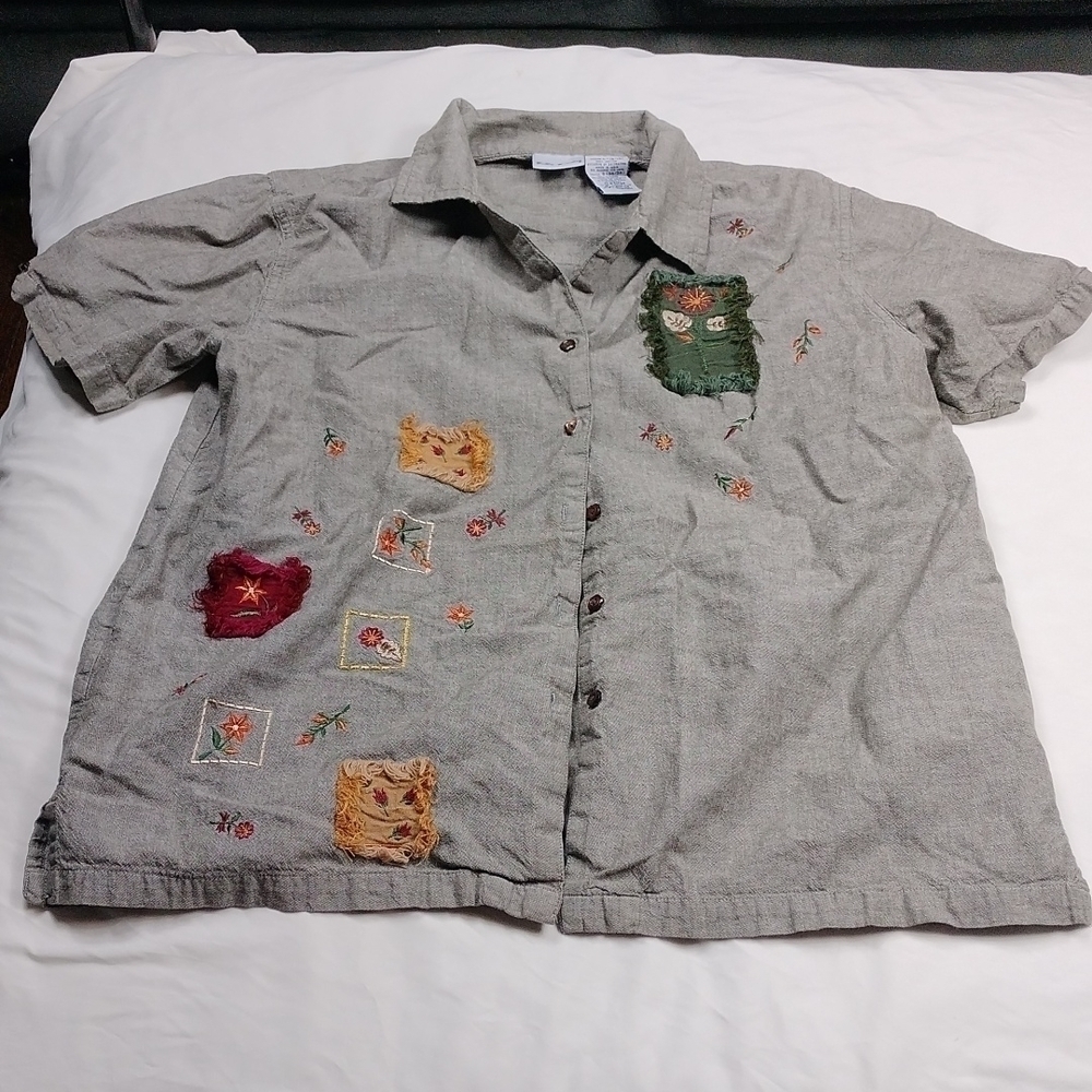 Bobbie Brooks women's large sized button down blouse